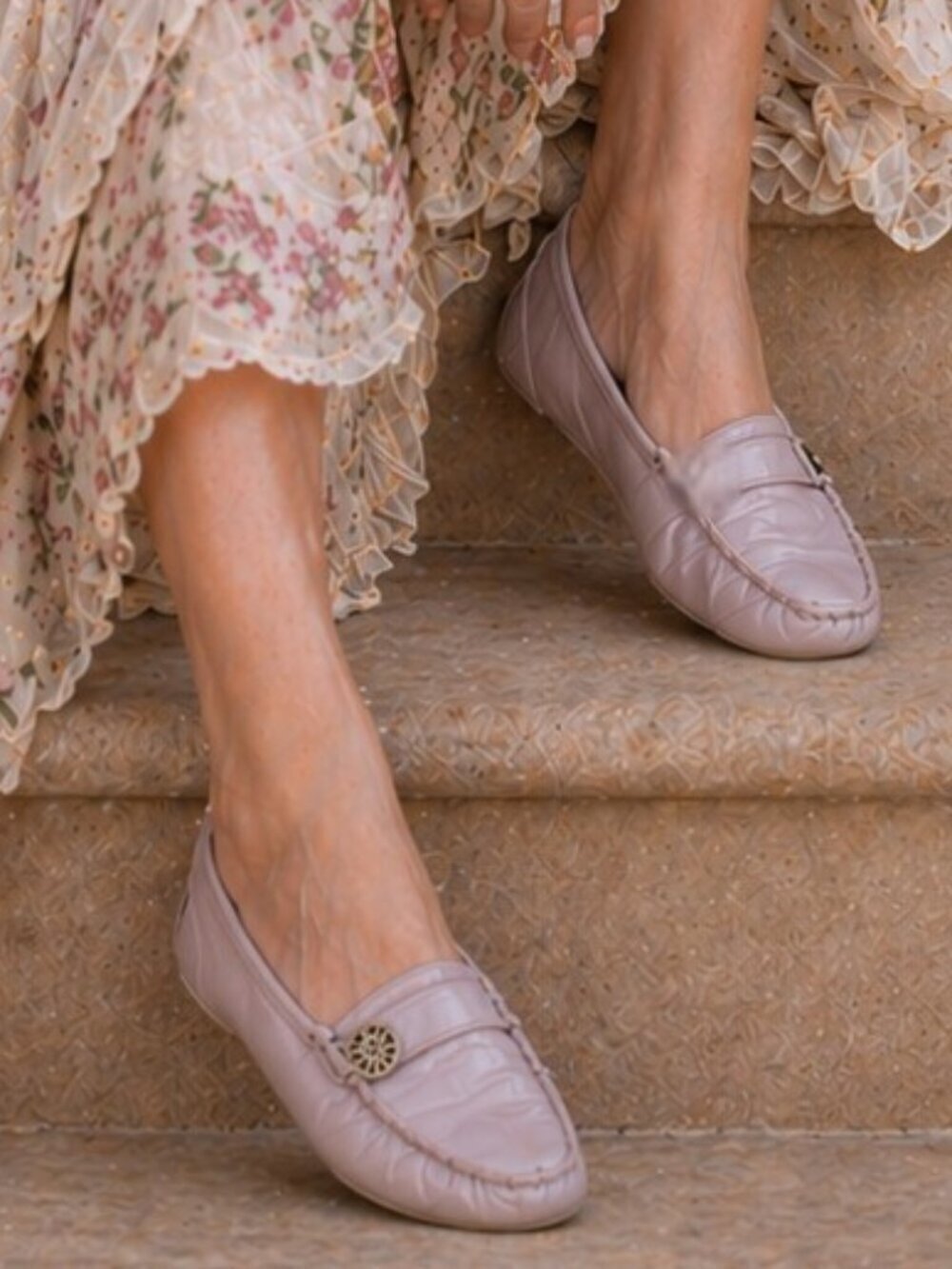 UGG Rosa Dusty Lavender Sunburst Concho Medallion Shearling Lined Moccasin SZ 7